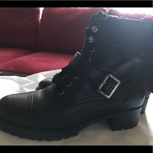 Leather boots Prada original good condition